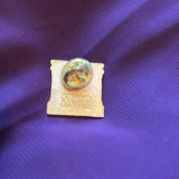 Academic Excellence Pin - Picture 2 of 2